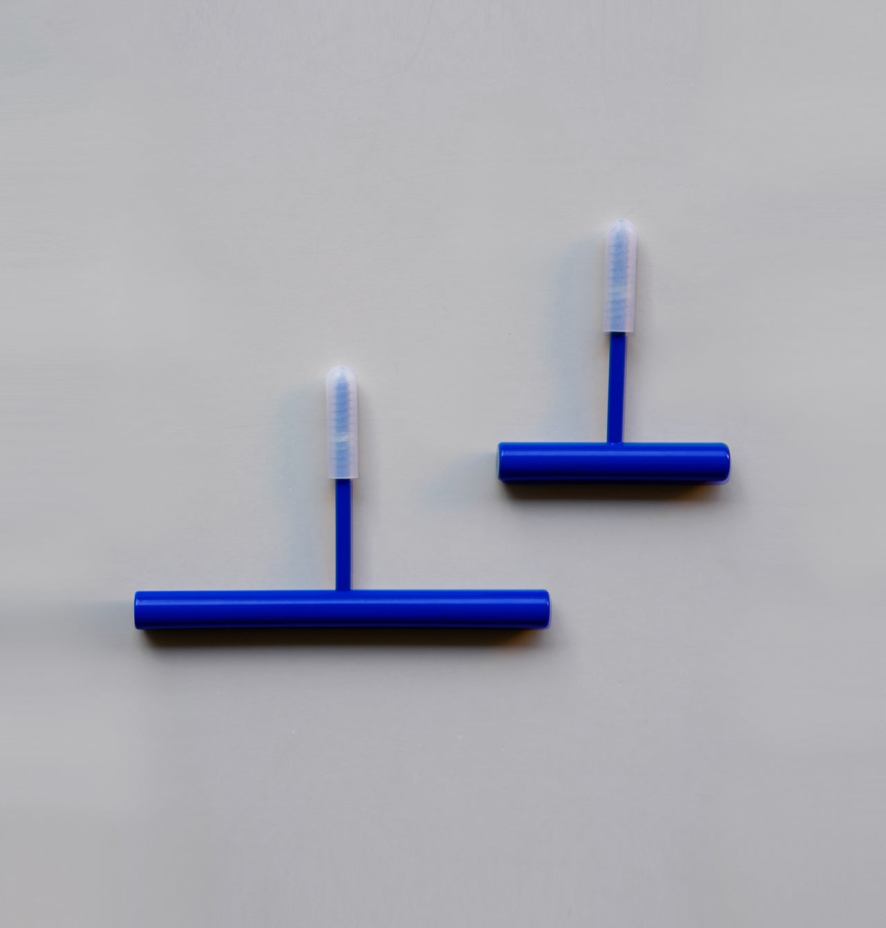 wandhaken / line hook ultramarin blau