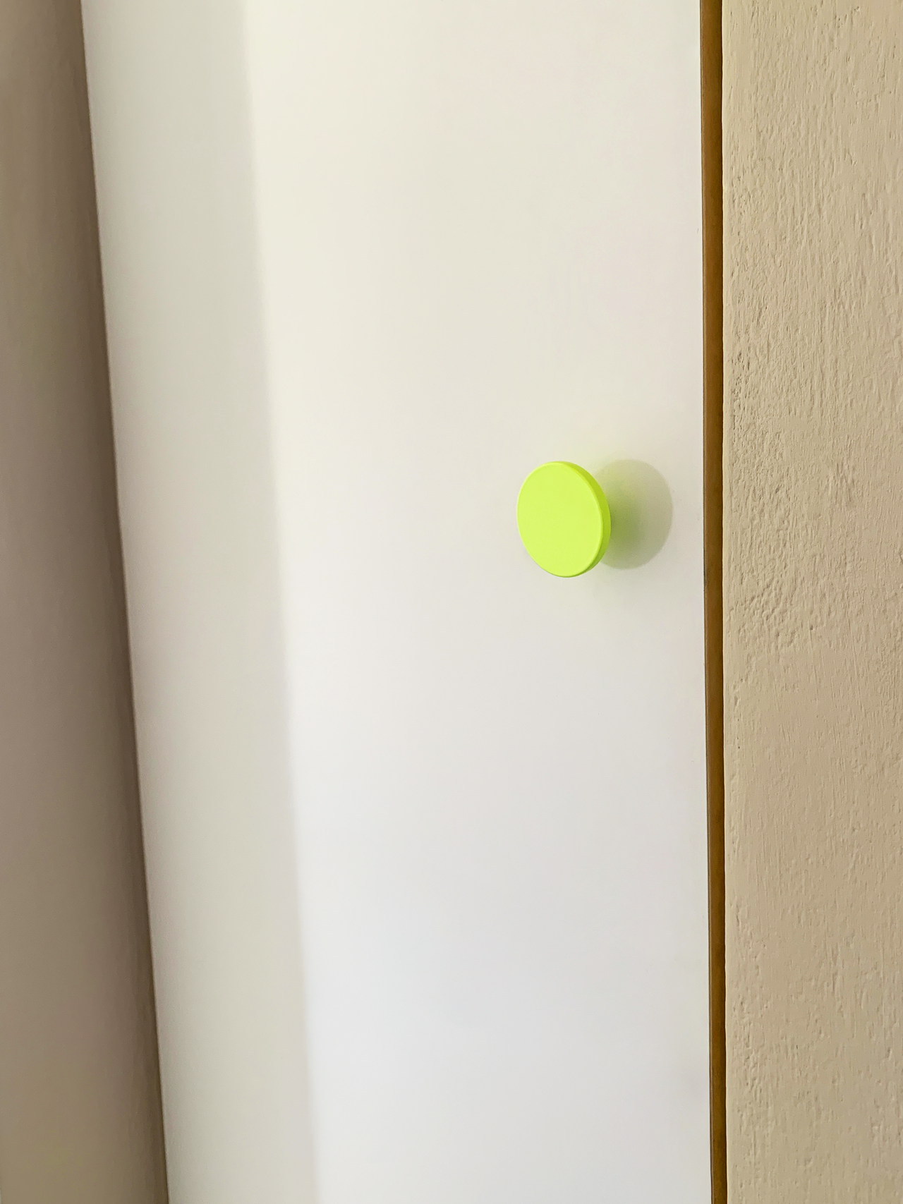 möbelgriff 04 / knob 04 neon gelb