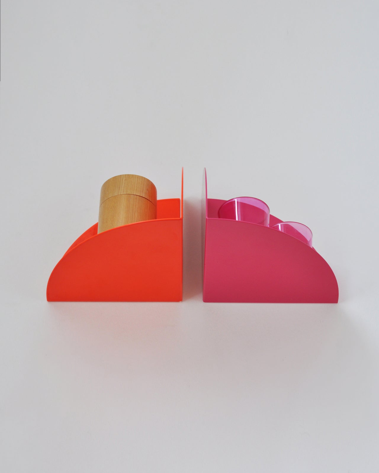 eckregal / corner shelf magenta