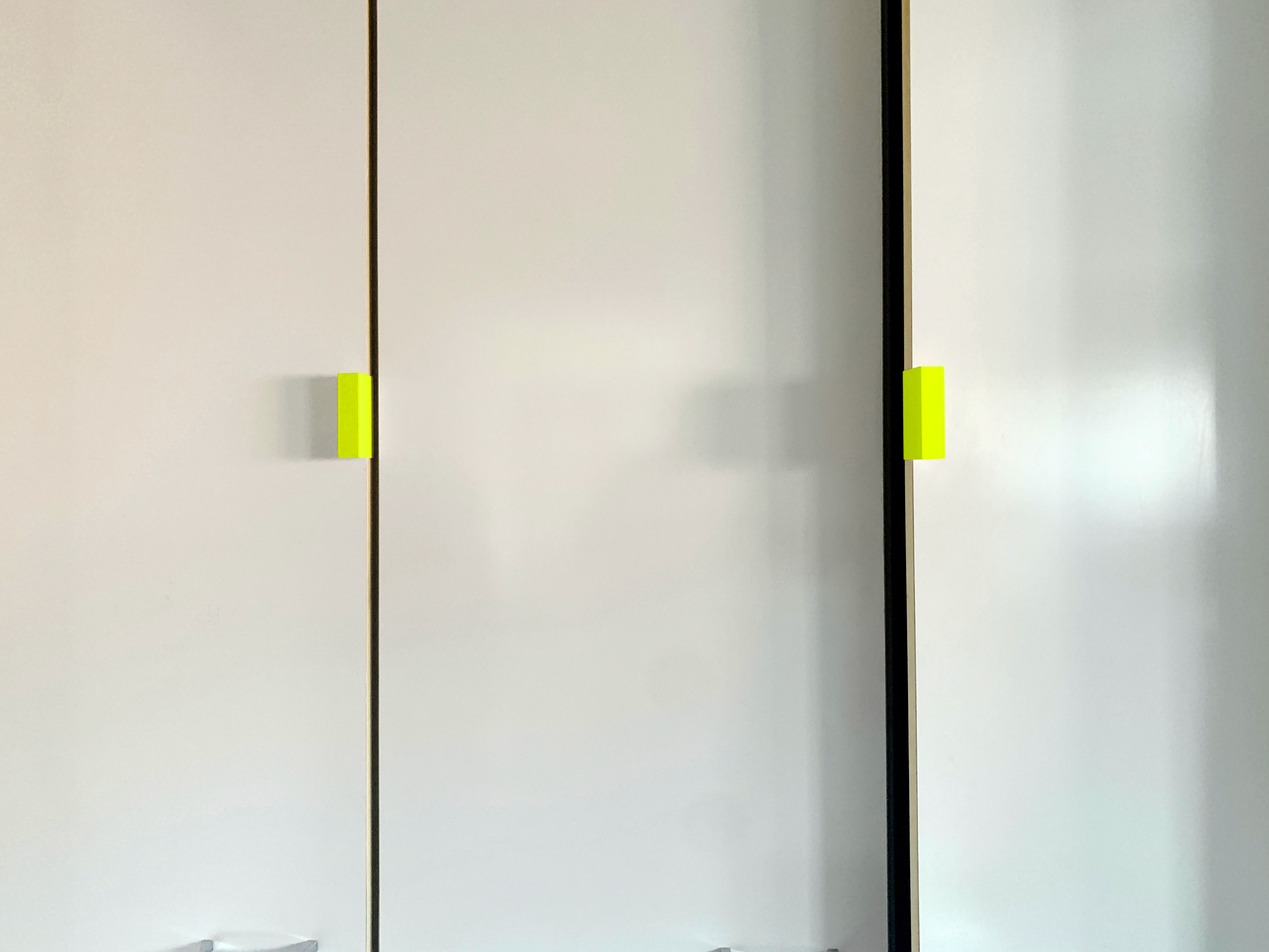 handle 03 neon yellow