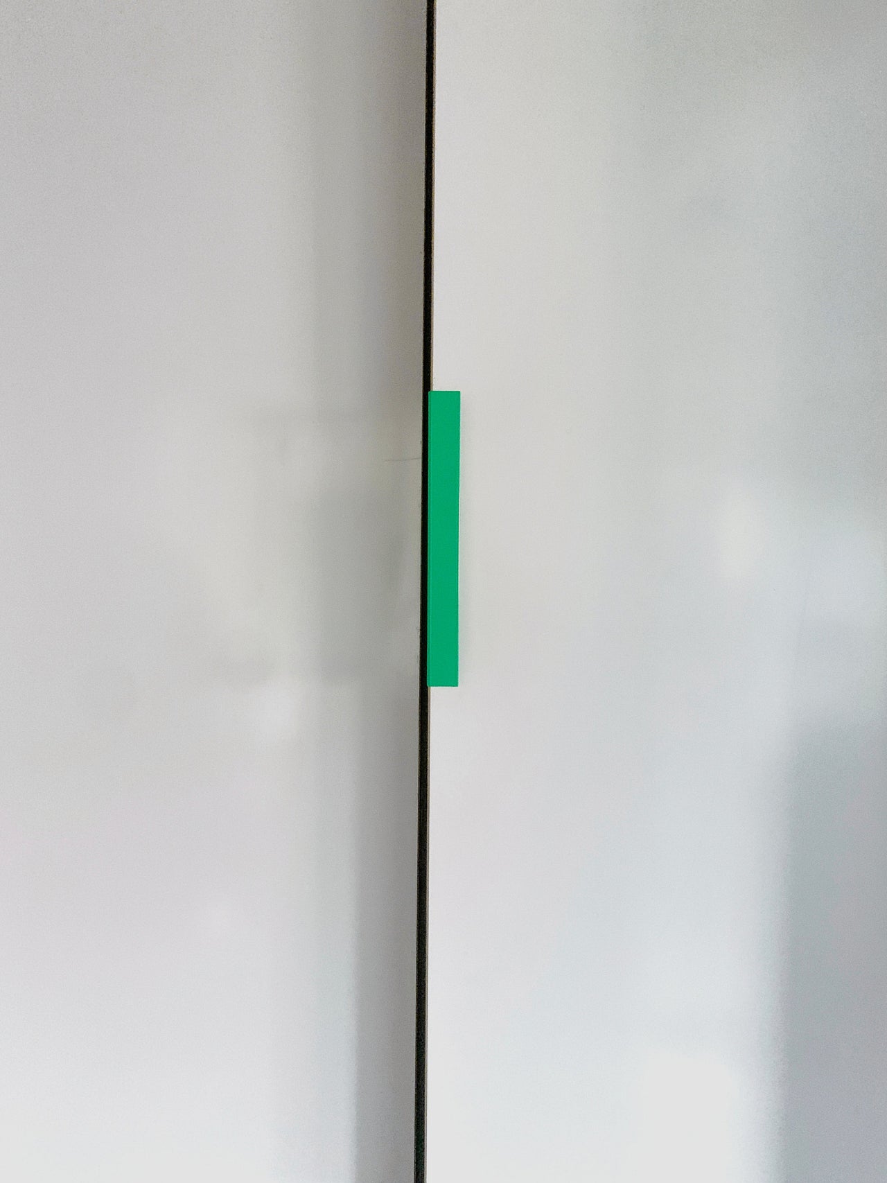 schubladenleiste 02 / handle 02 neon grün