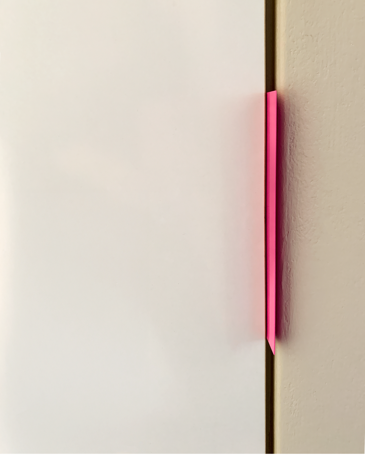 griffleiste 01 / handle 01 neon pink