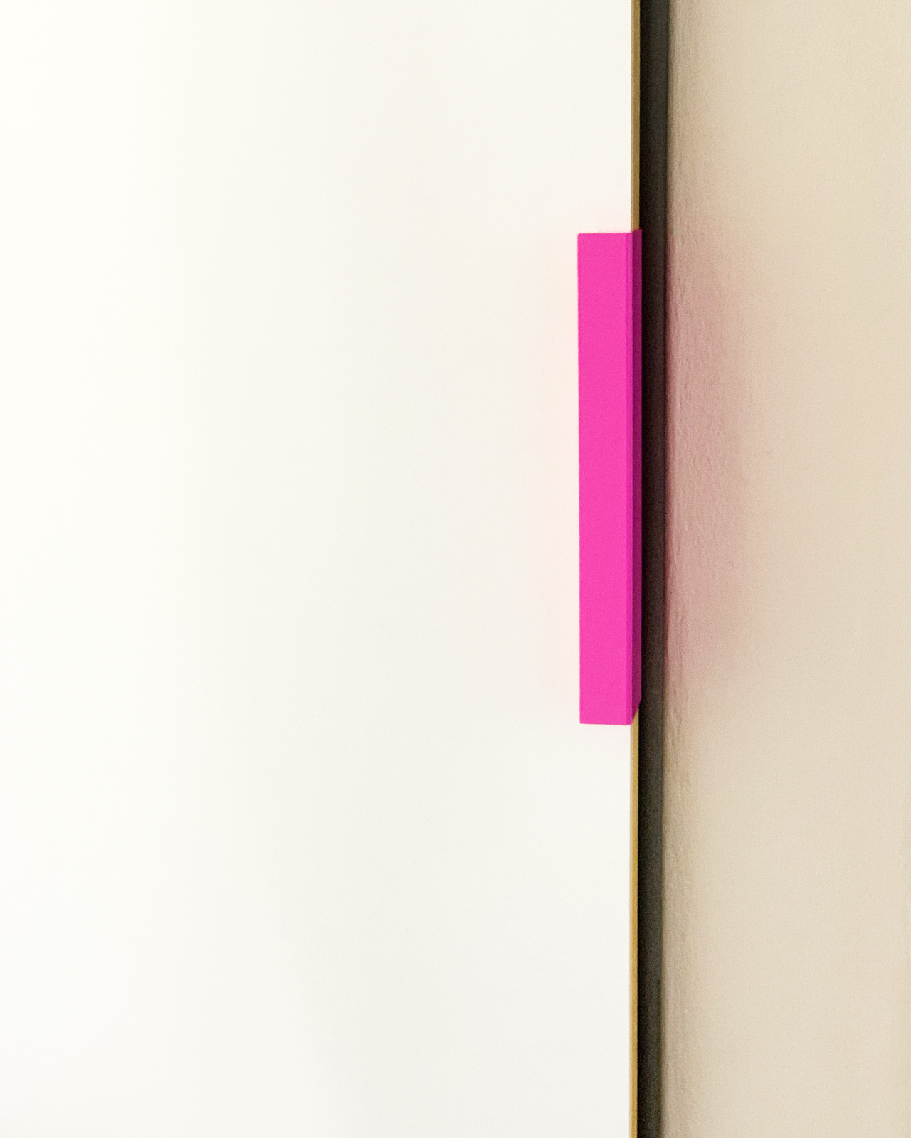 schubladenleiste 02 / handle 02 neon pink