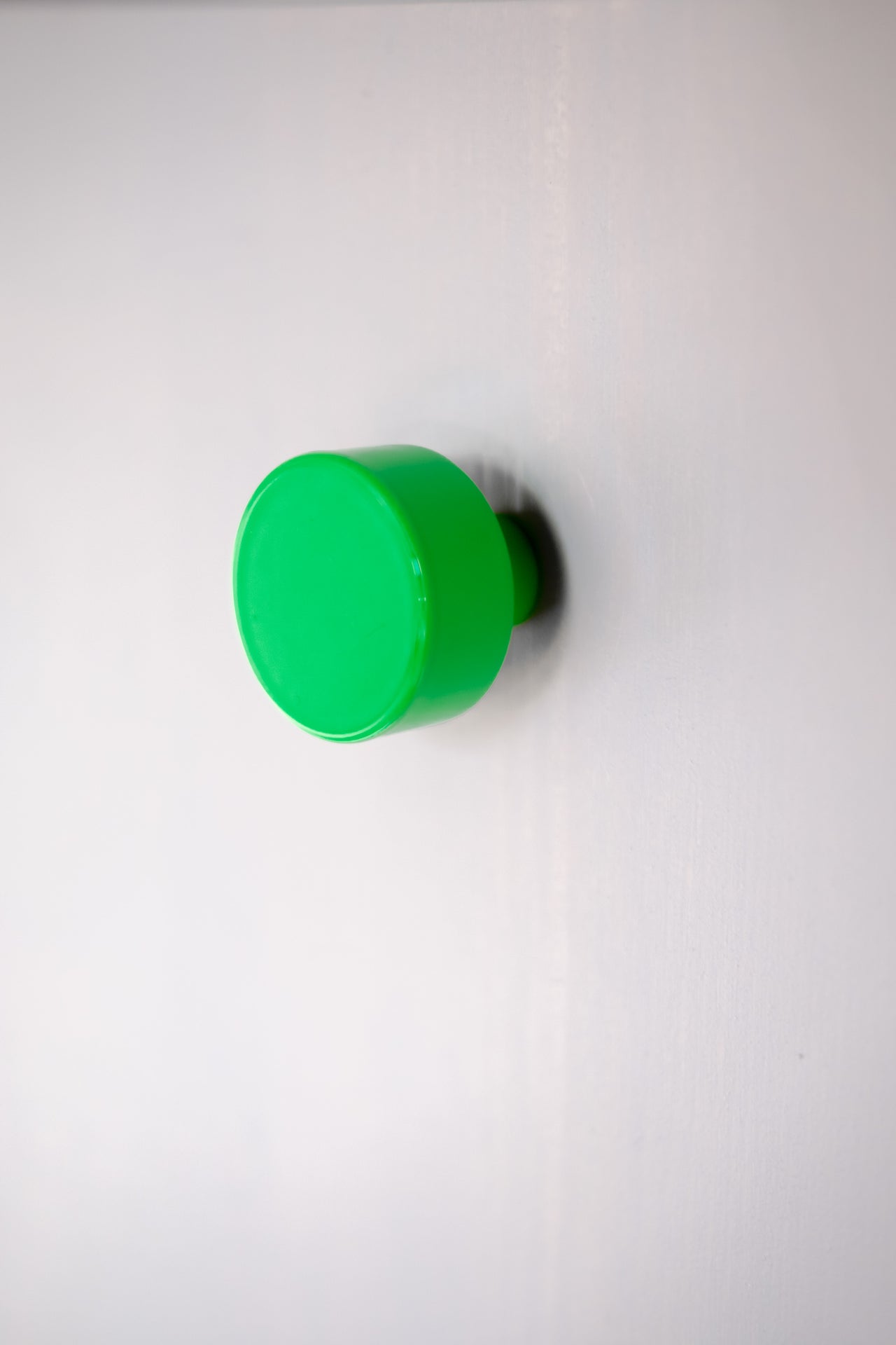 möbelgriff 03 / knob 03 neon grün