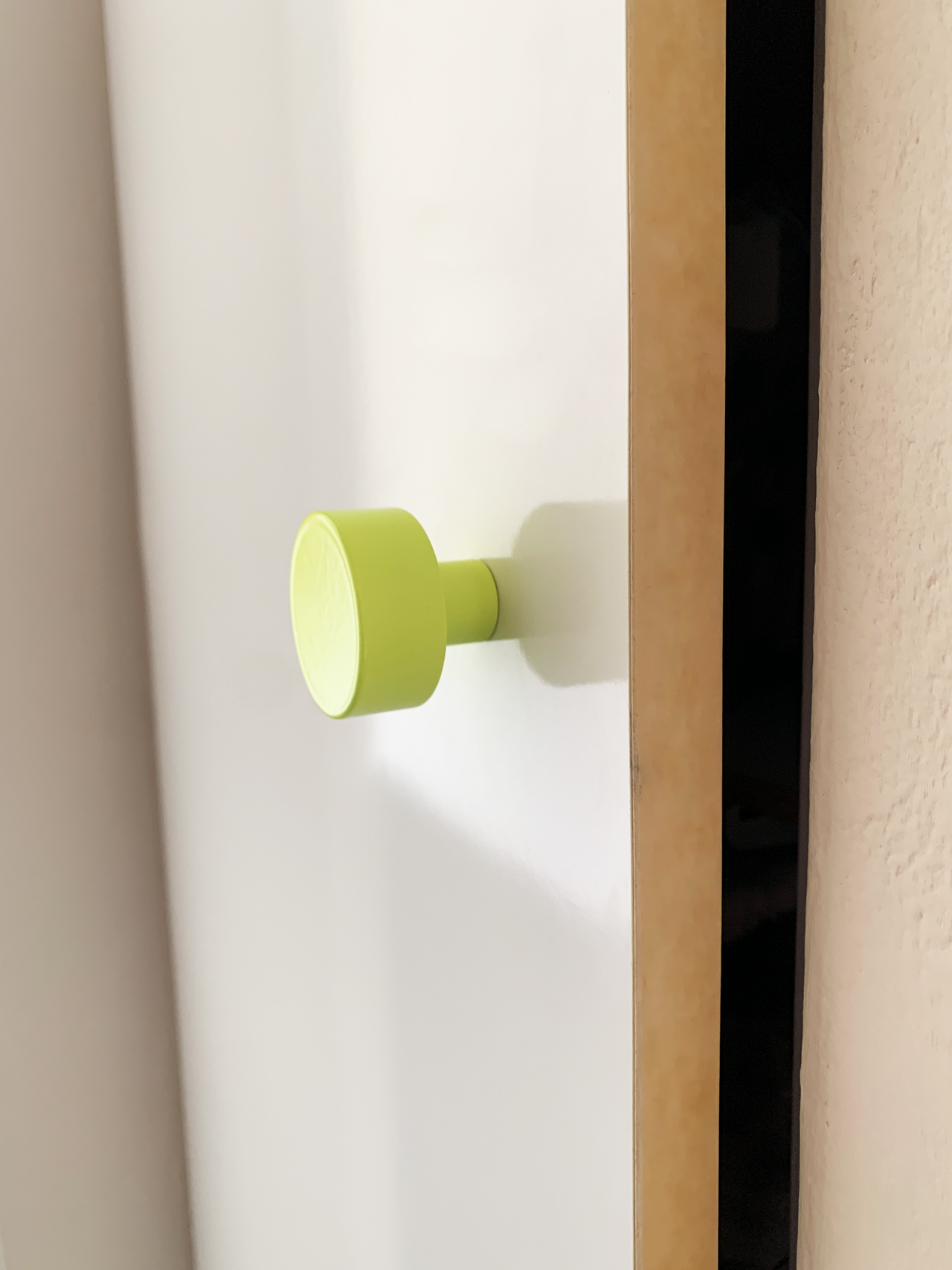 möbelgriff 03 / knob 03 neon gelb