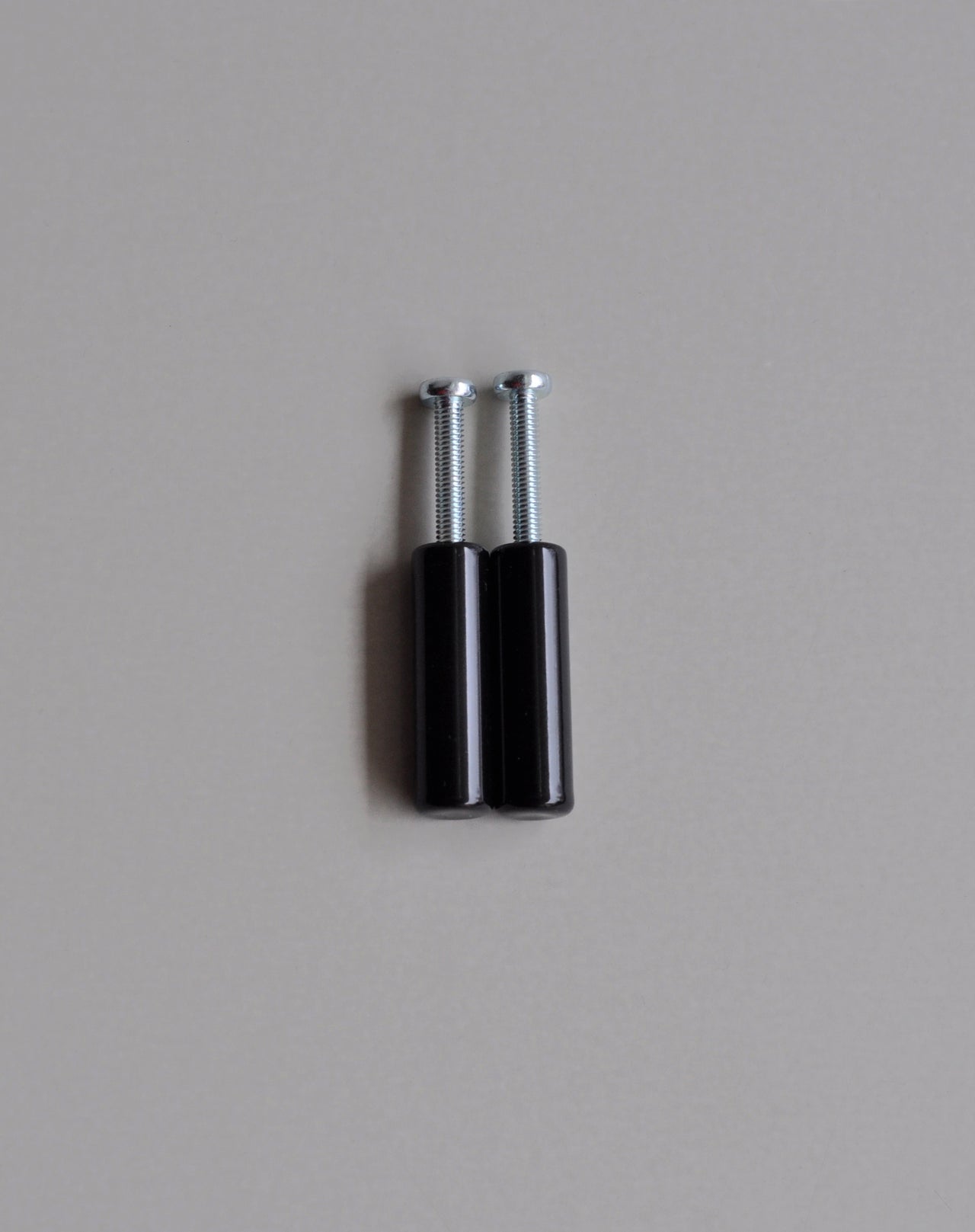 möbelgriffe 01 / knobs 01 for furniture schwarz
