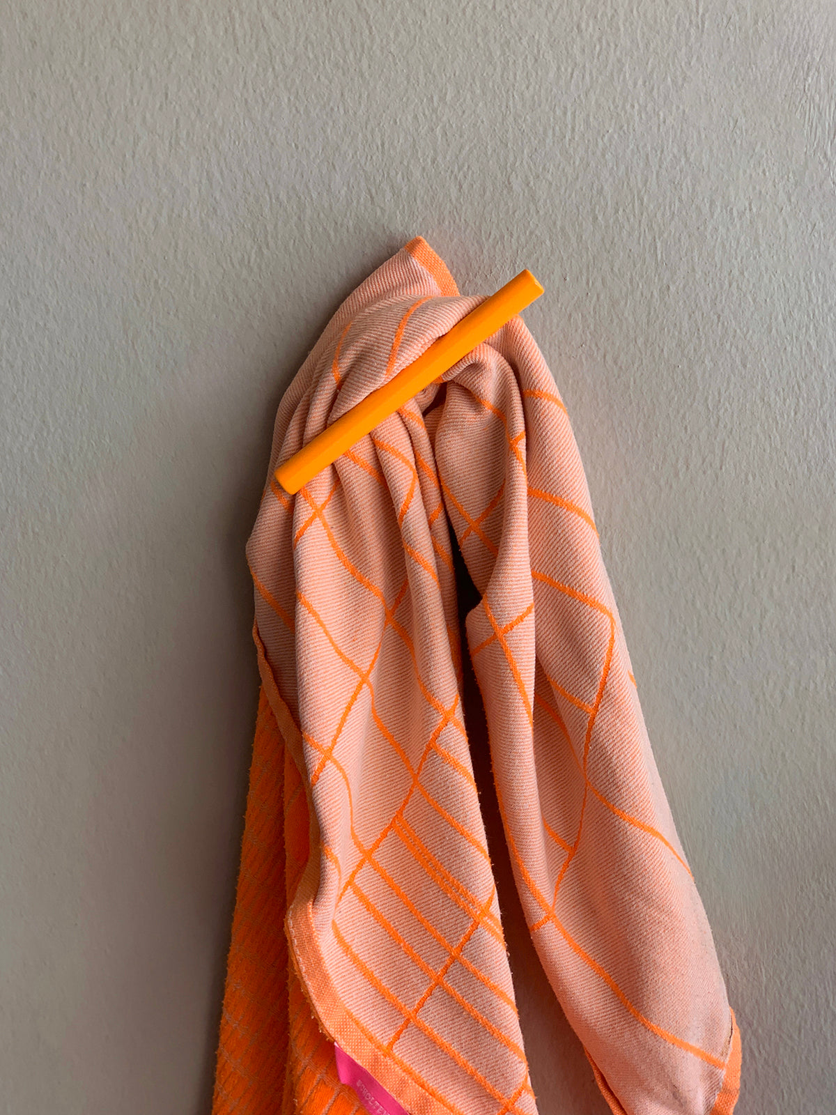 Wall hook / line hook neon orange