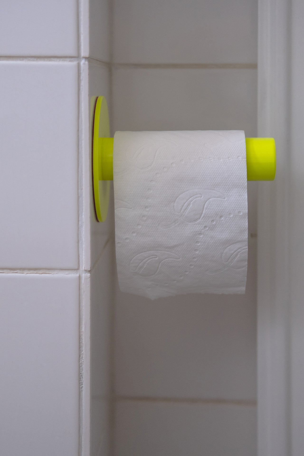 toilettenrollenhalter 02 / toilet paper holder 02 neon gelb zum kleben