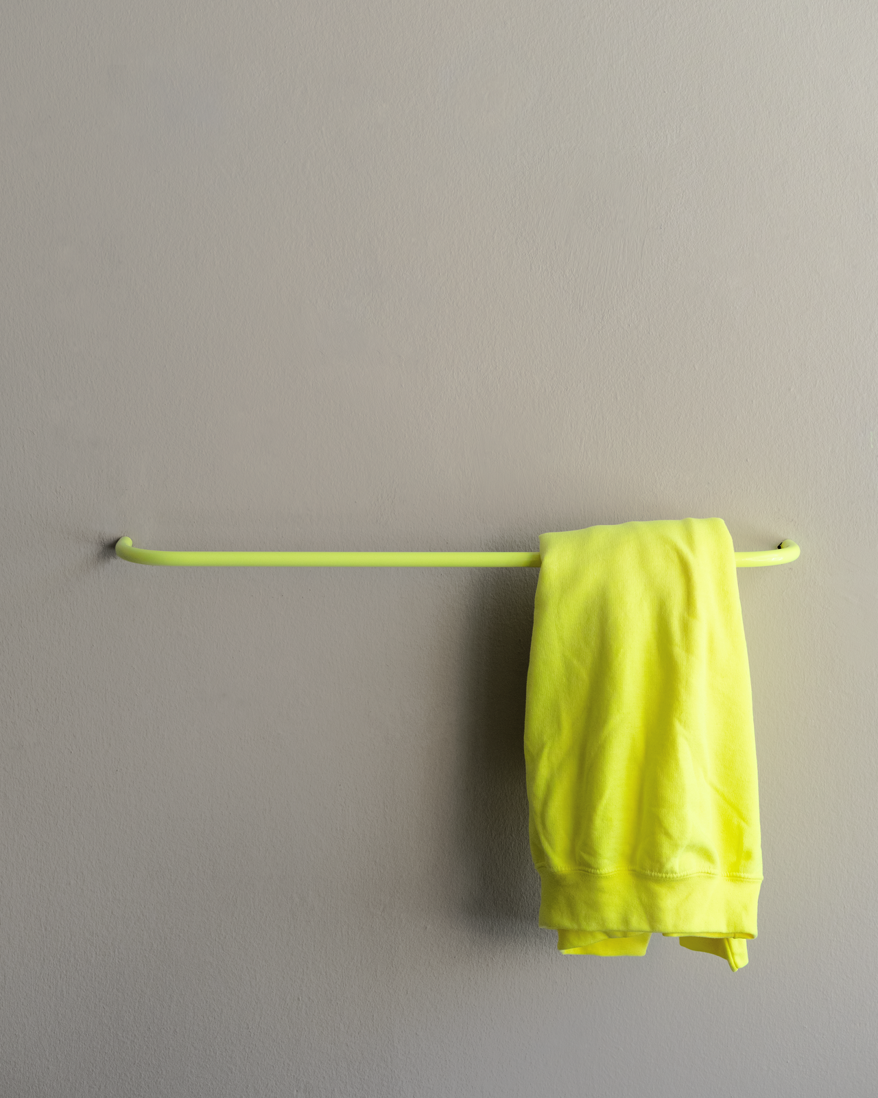 handtuchhalter 02/ towel rail 02 neon gelb