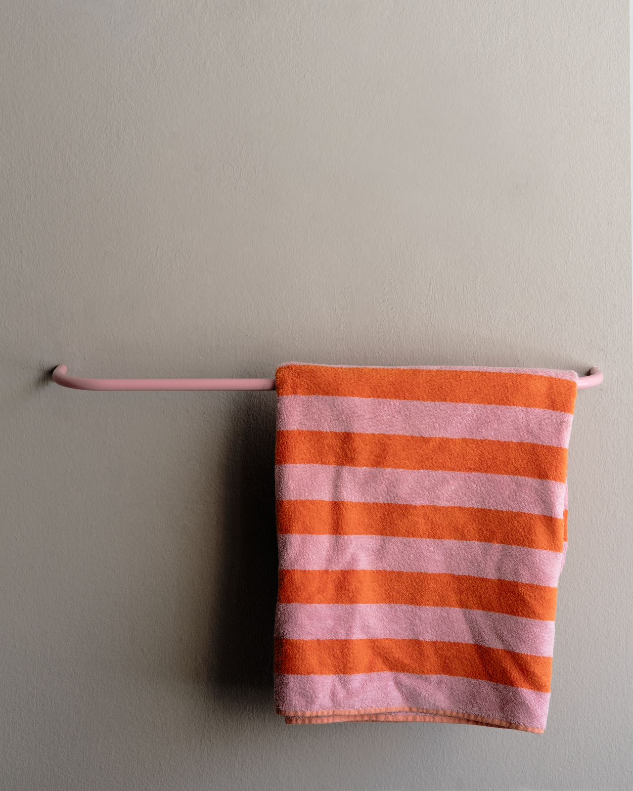 handtuchhalter 02/ towel rail 02 rosa