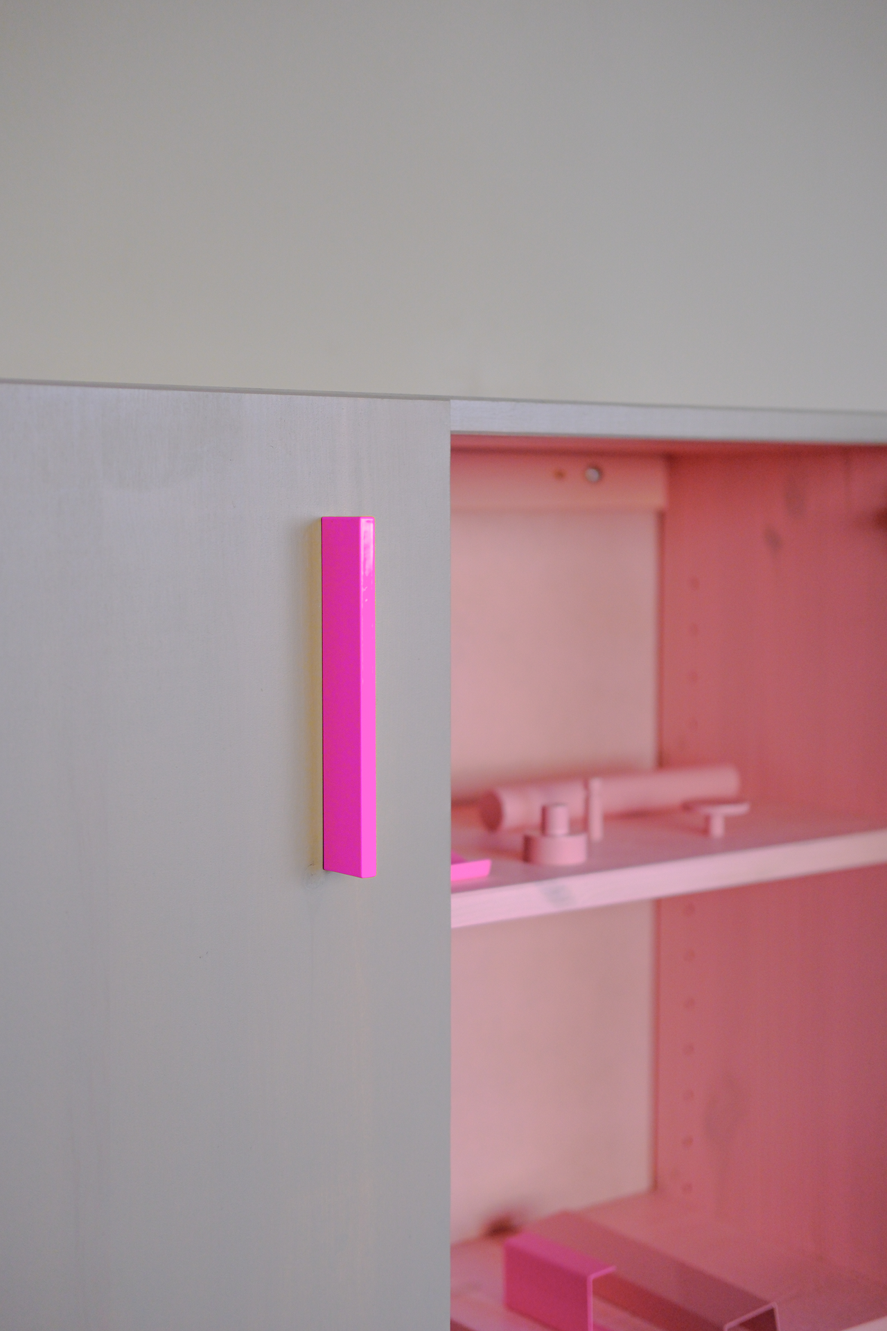 griffleiste 04/ handle 04 neon pink