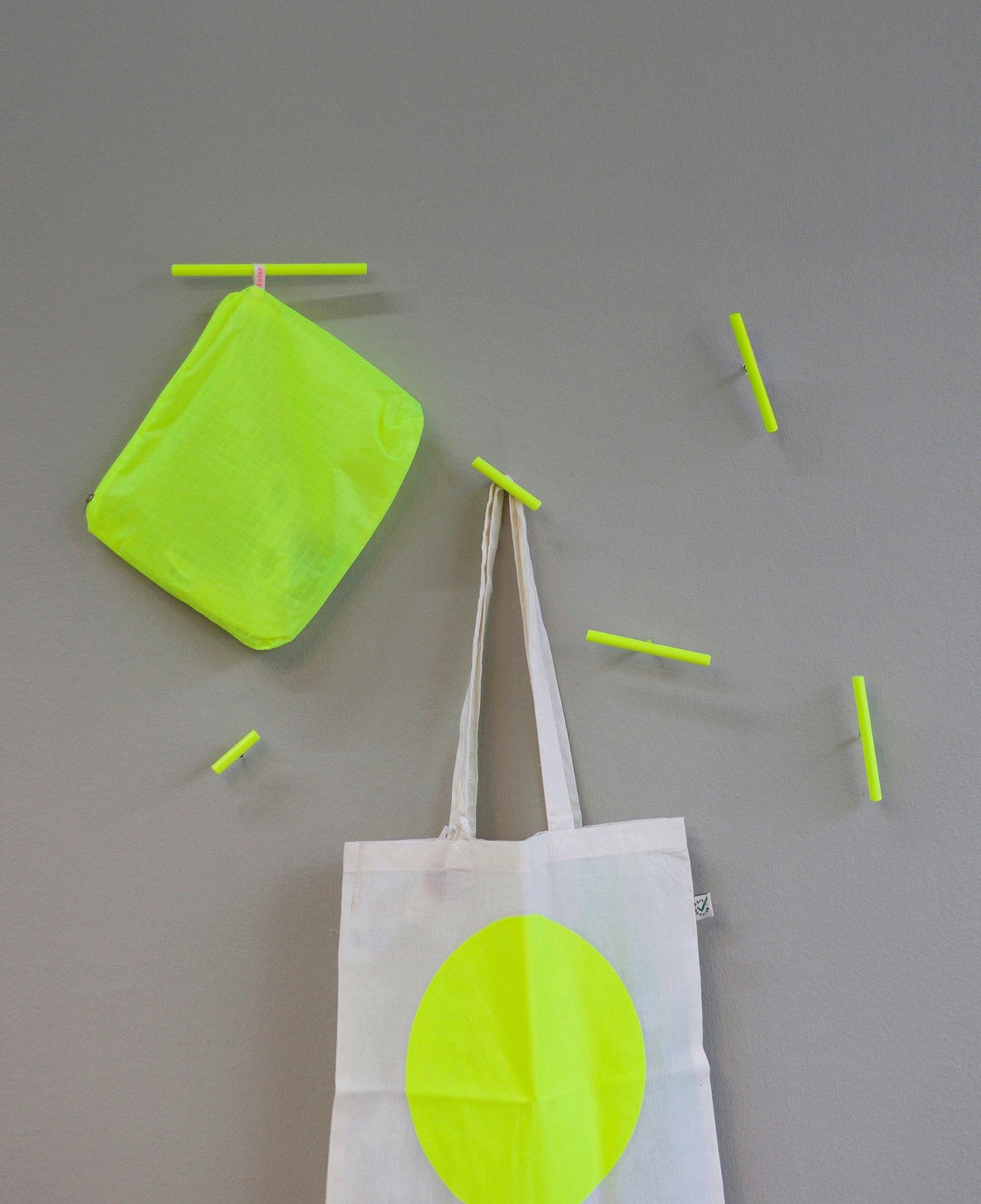 wandhaken / line hook neon gelb