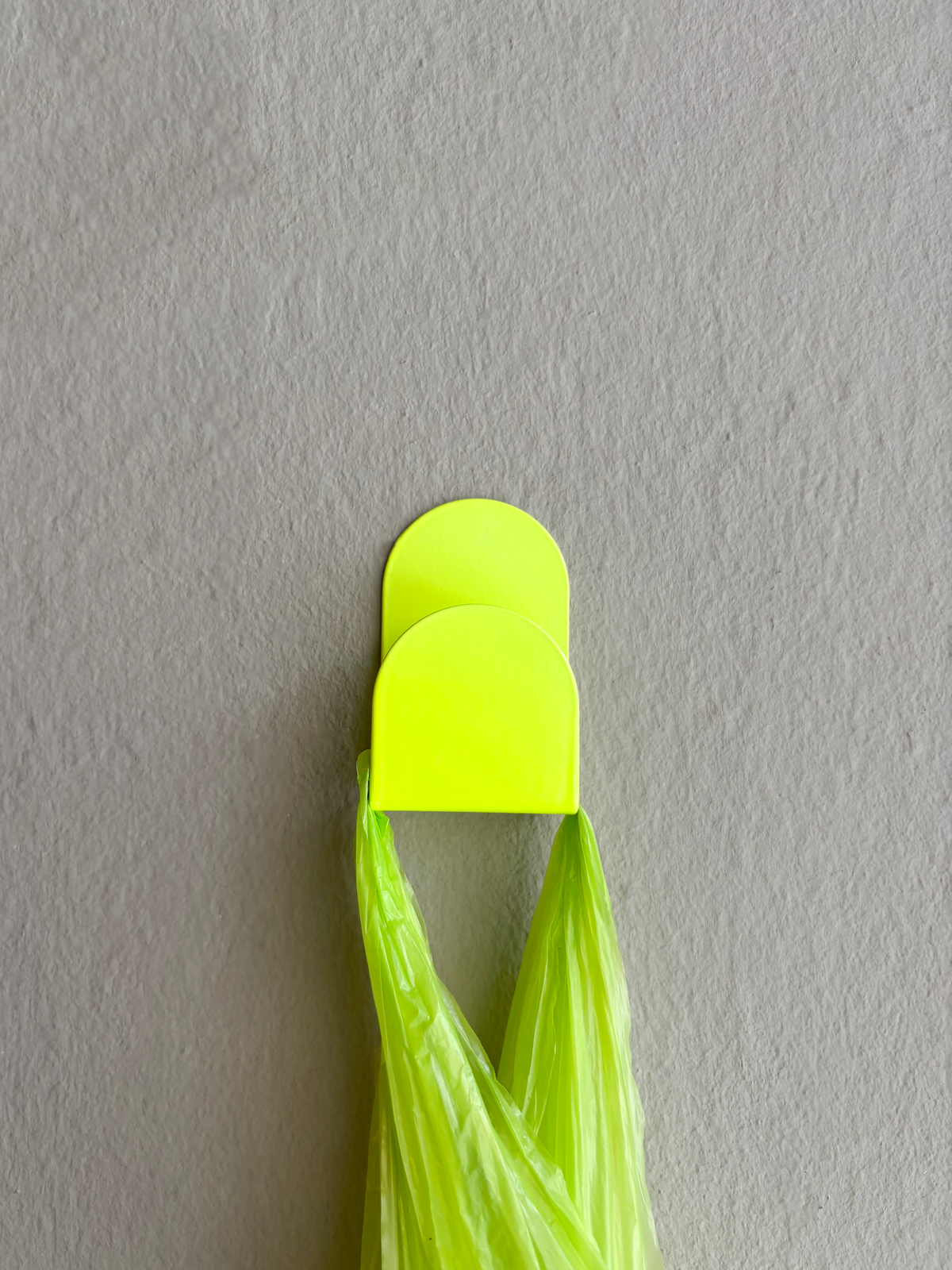 klebehaken / sticky hook neon gelb