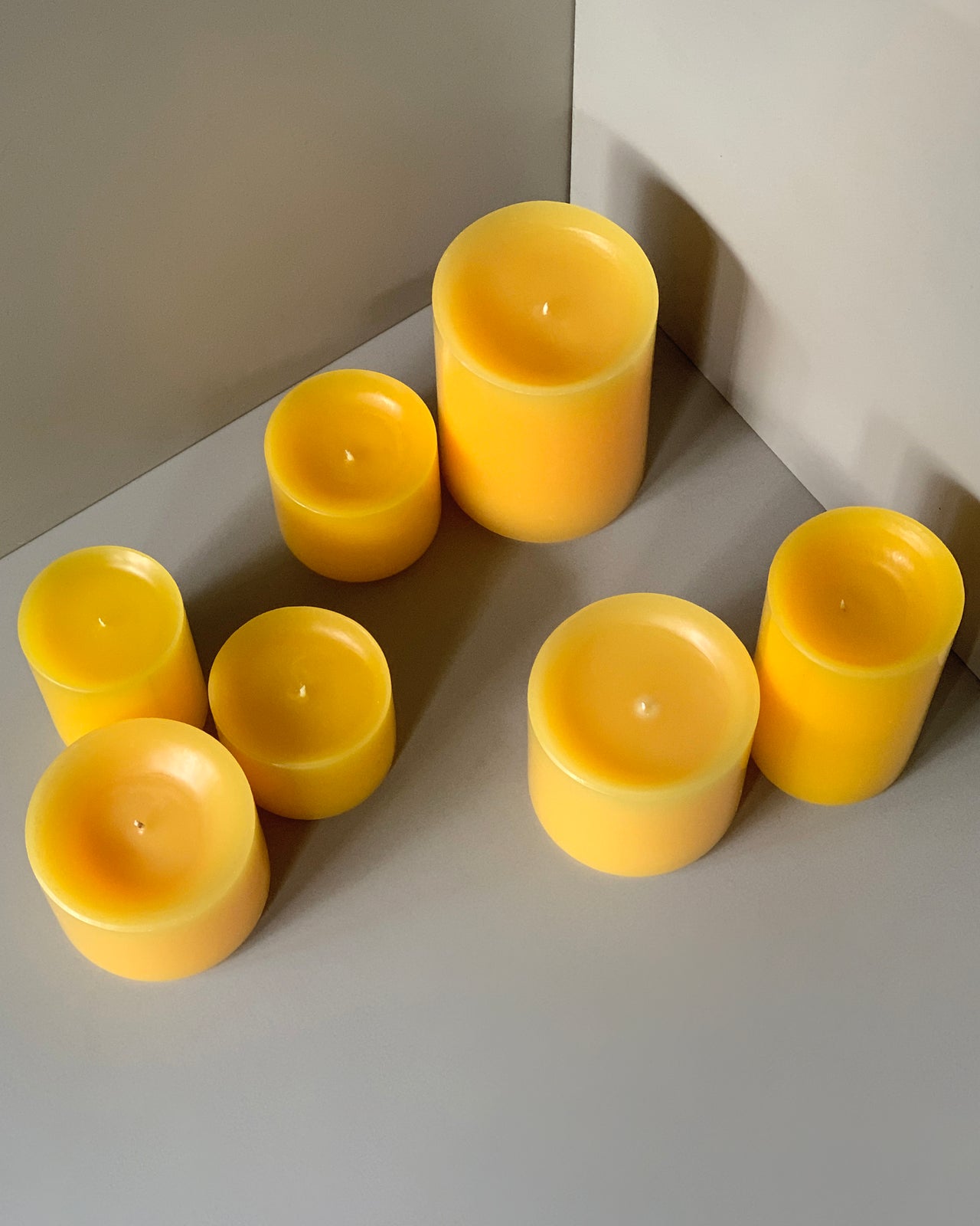 Stumpenkerzen-Set / pillar candle set orange und gelb