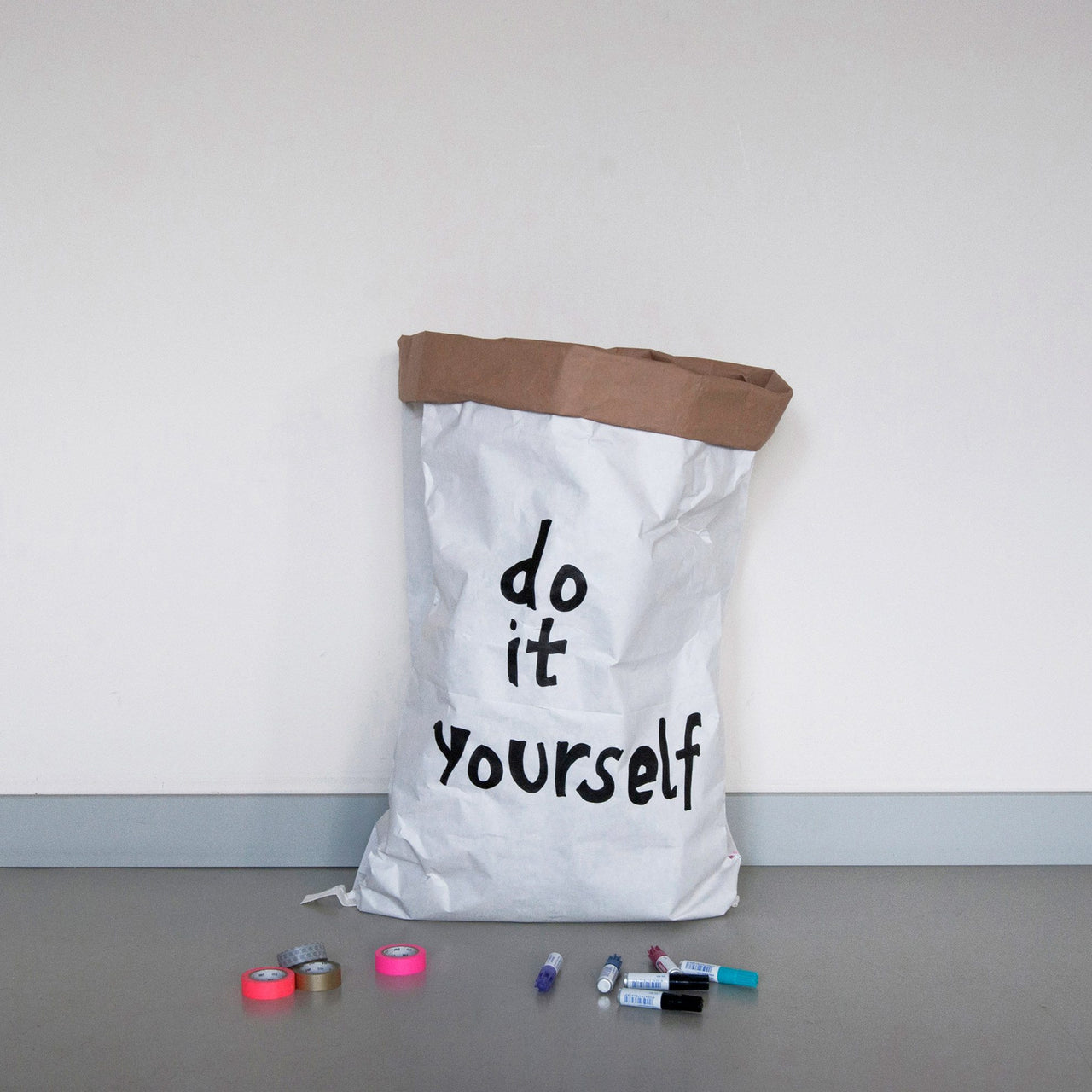 DIY white paper bag for painting
