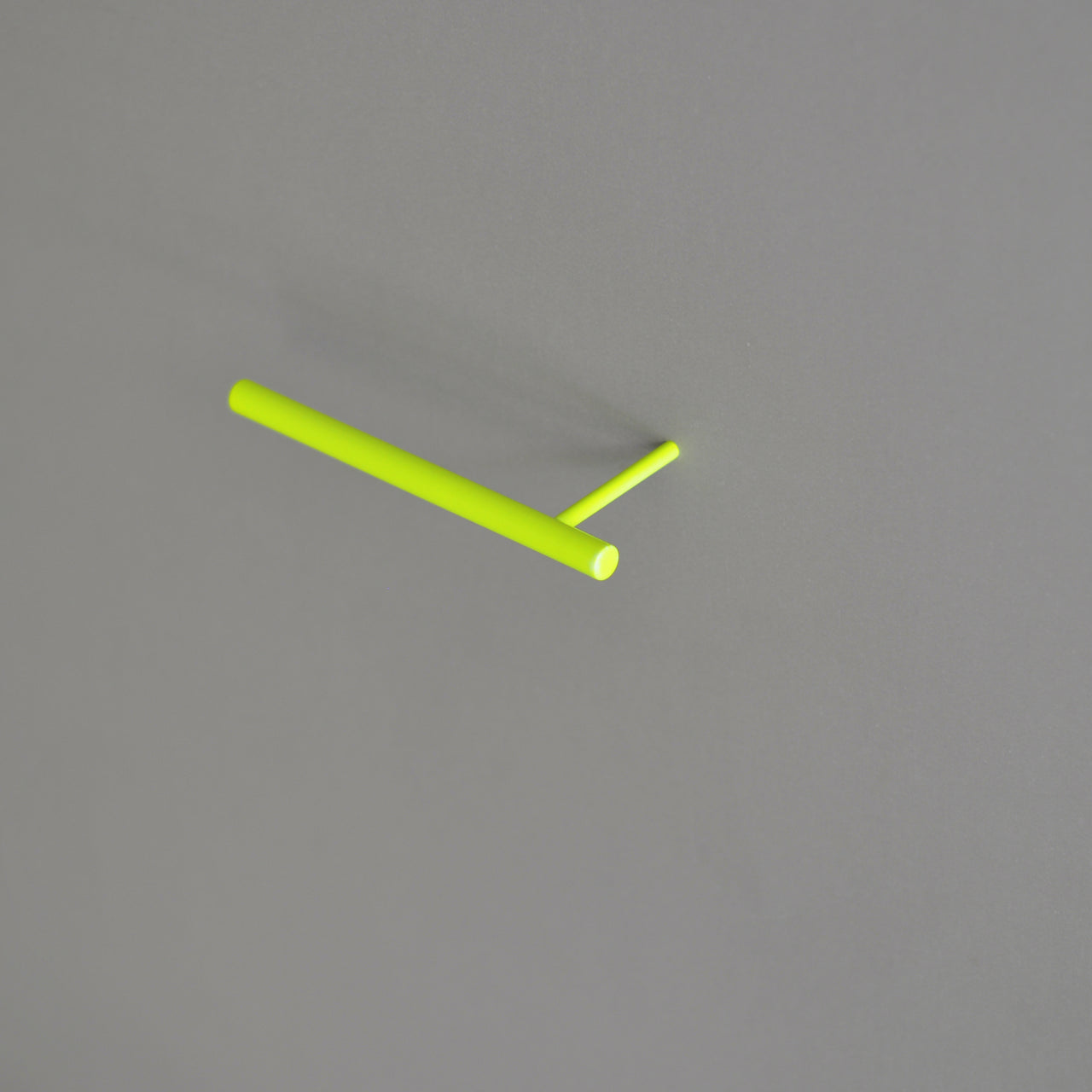 toilettenrollenhalter / toilet paper holder neon gelb