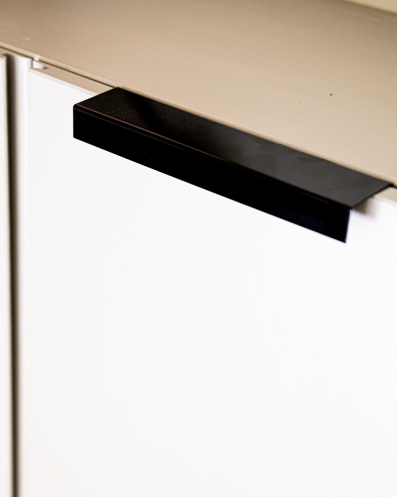 schubladenleiste 02 / handle 02 schwarz