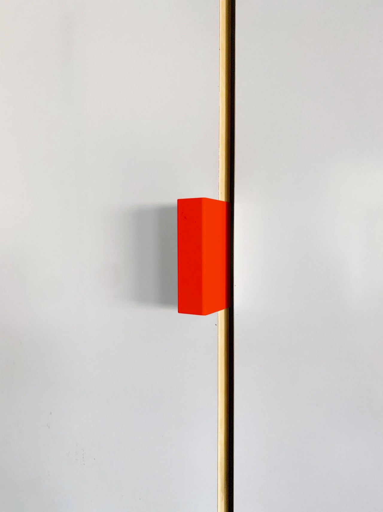 griffleiste 03 / handle 03 neon rot