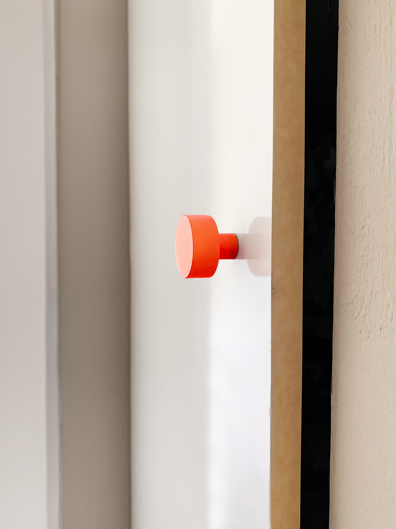 furniture handle 03 / knob 03 neon red