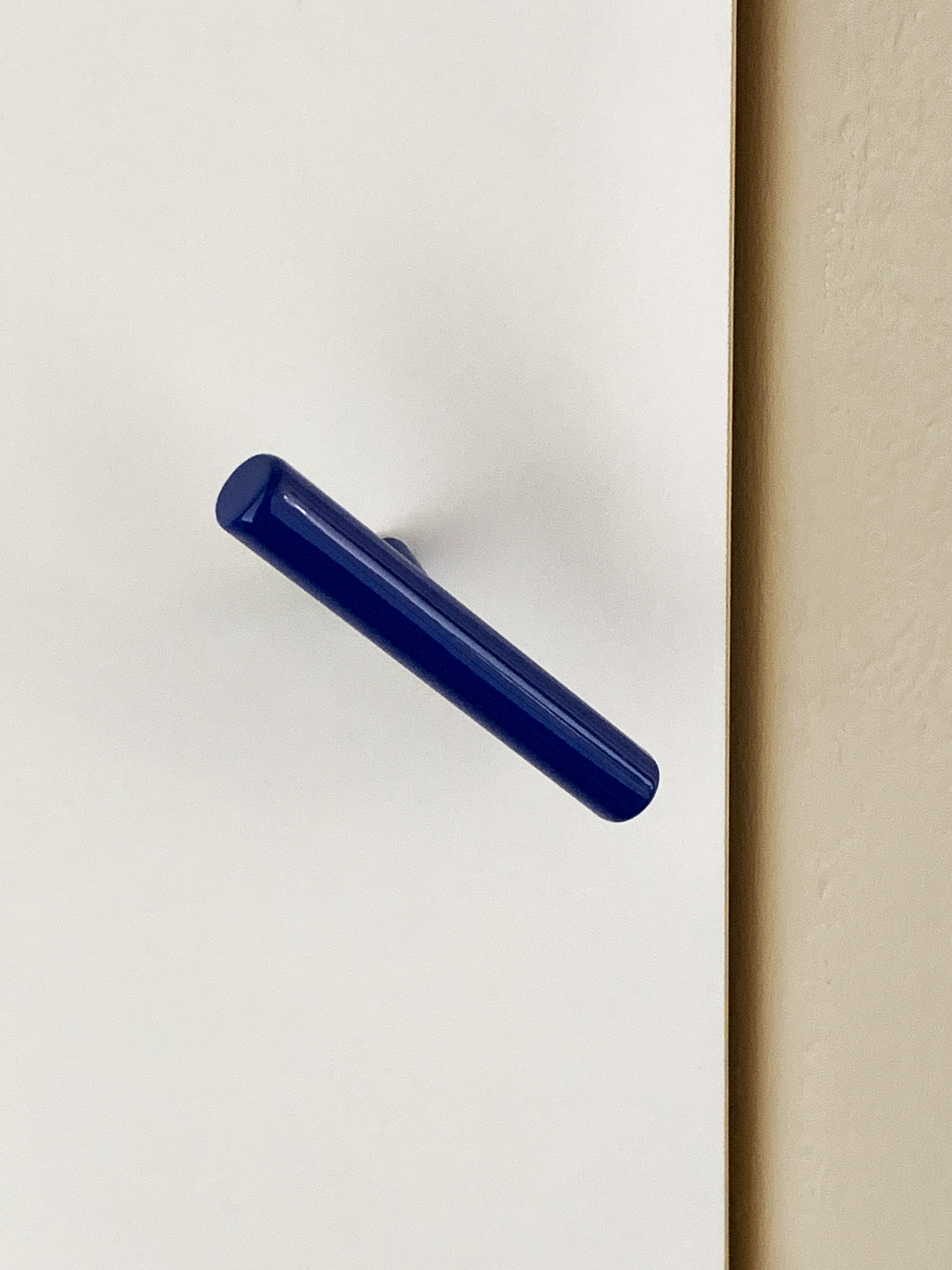 möbelgriff / line handle for furniture blau