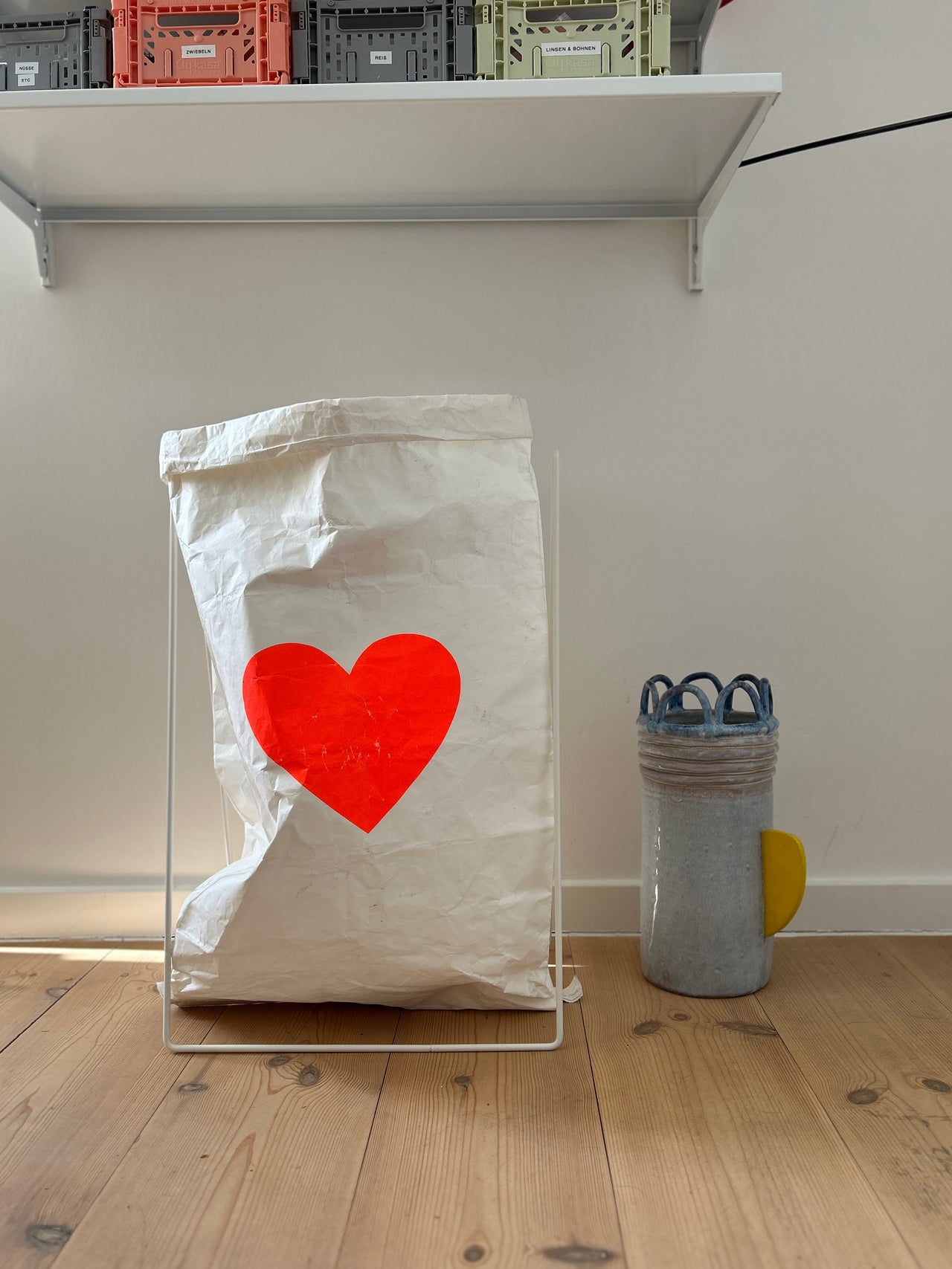 papiersack herz / paper bag heart neon rot
