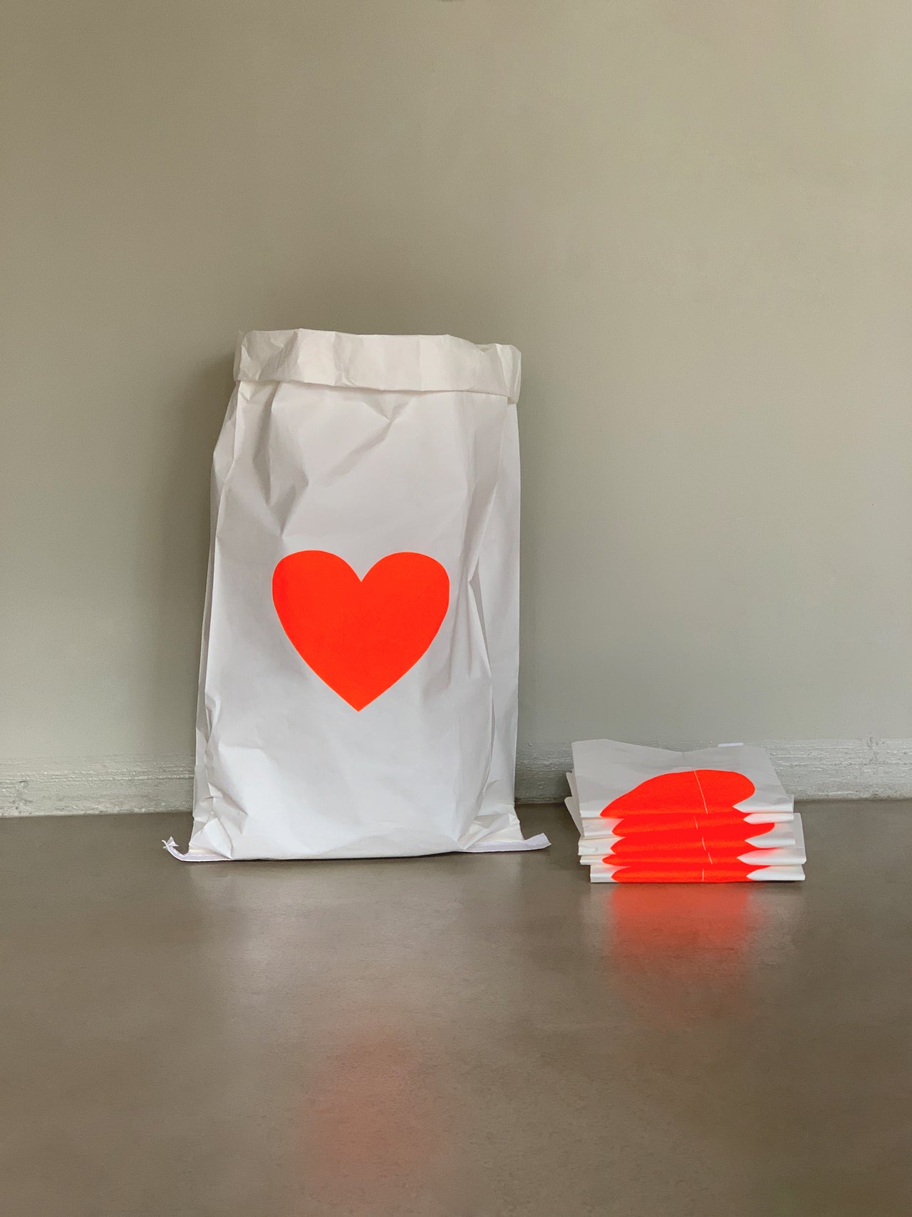 paper bag heart / paper bag heart neon red
