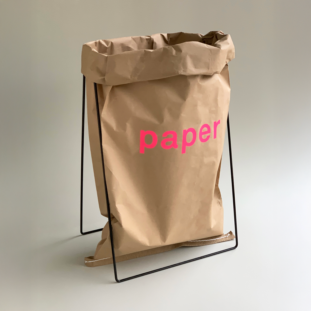 papiersack-halter / paper bag holder schwarz