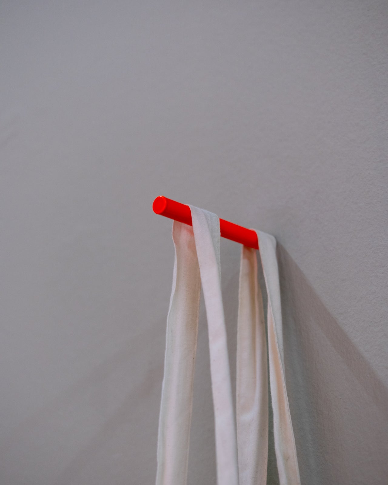 stifthaken / pin hook neon rot