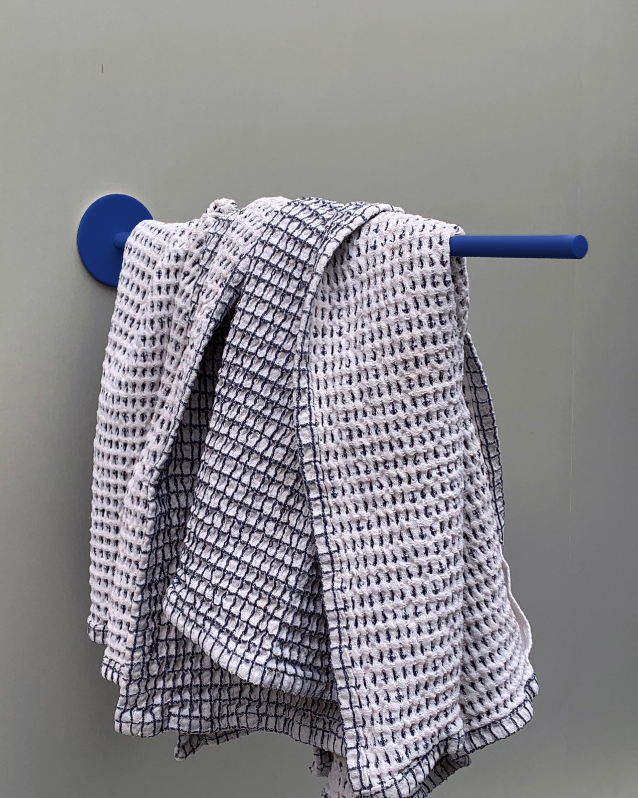 handtuchhalter / towel holder ultramarine blau