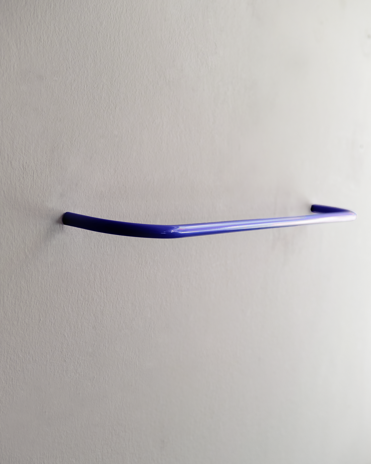 handtuchhalter 02/ towel rail 02 ultramarine blau