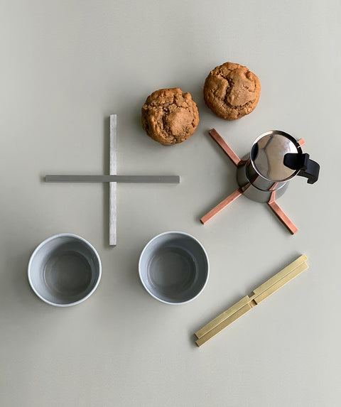  trivet black