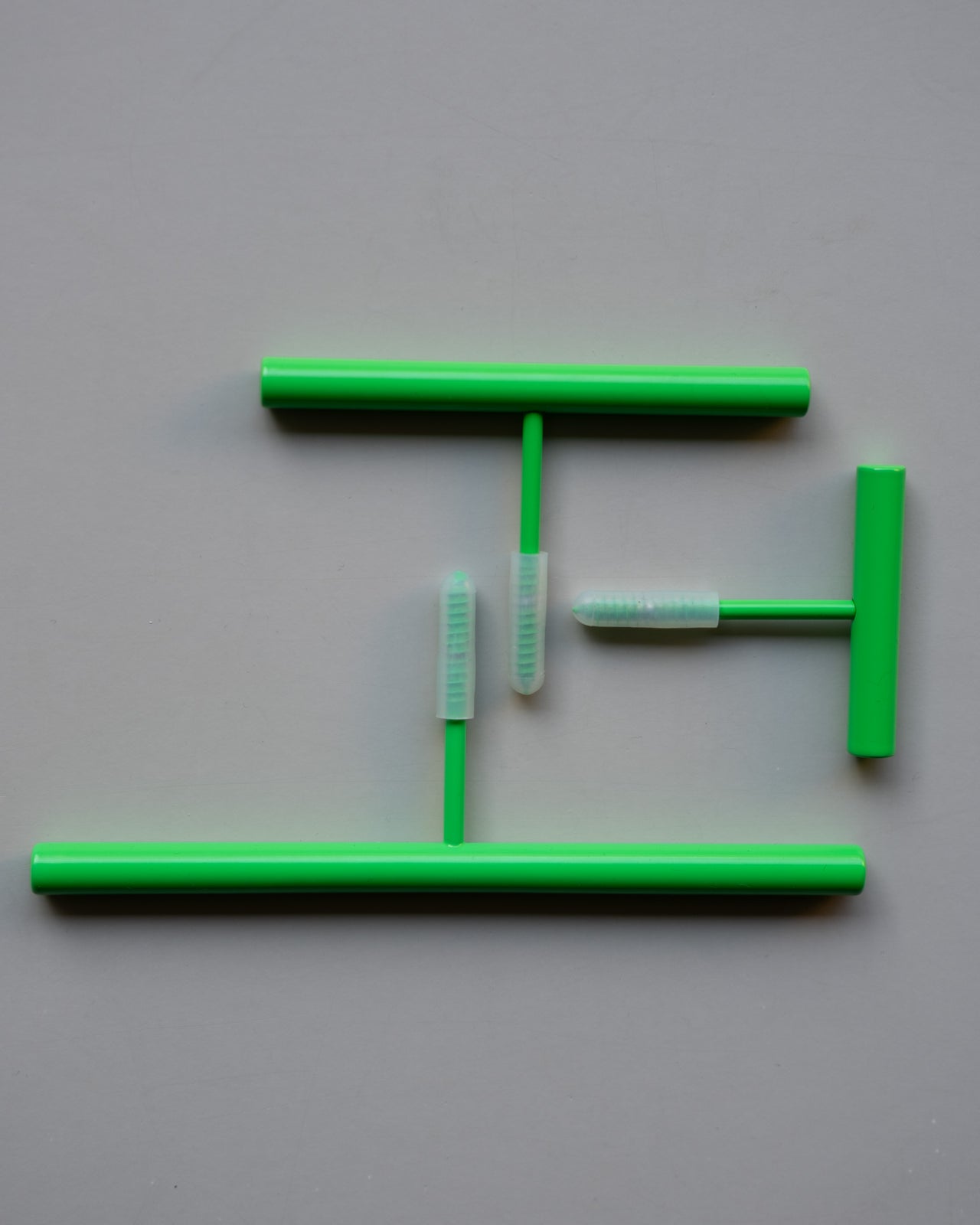 wandhaken / line hook neon grün