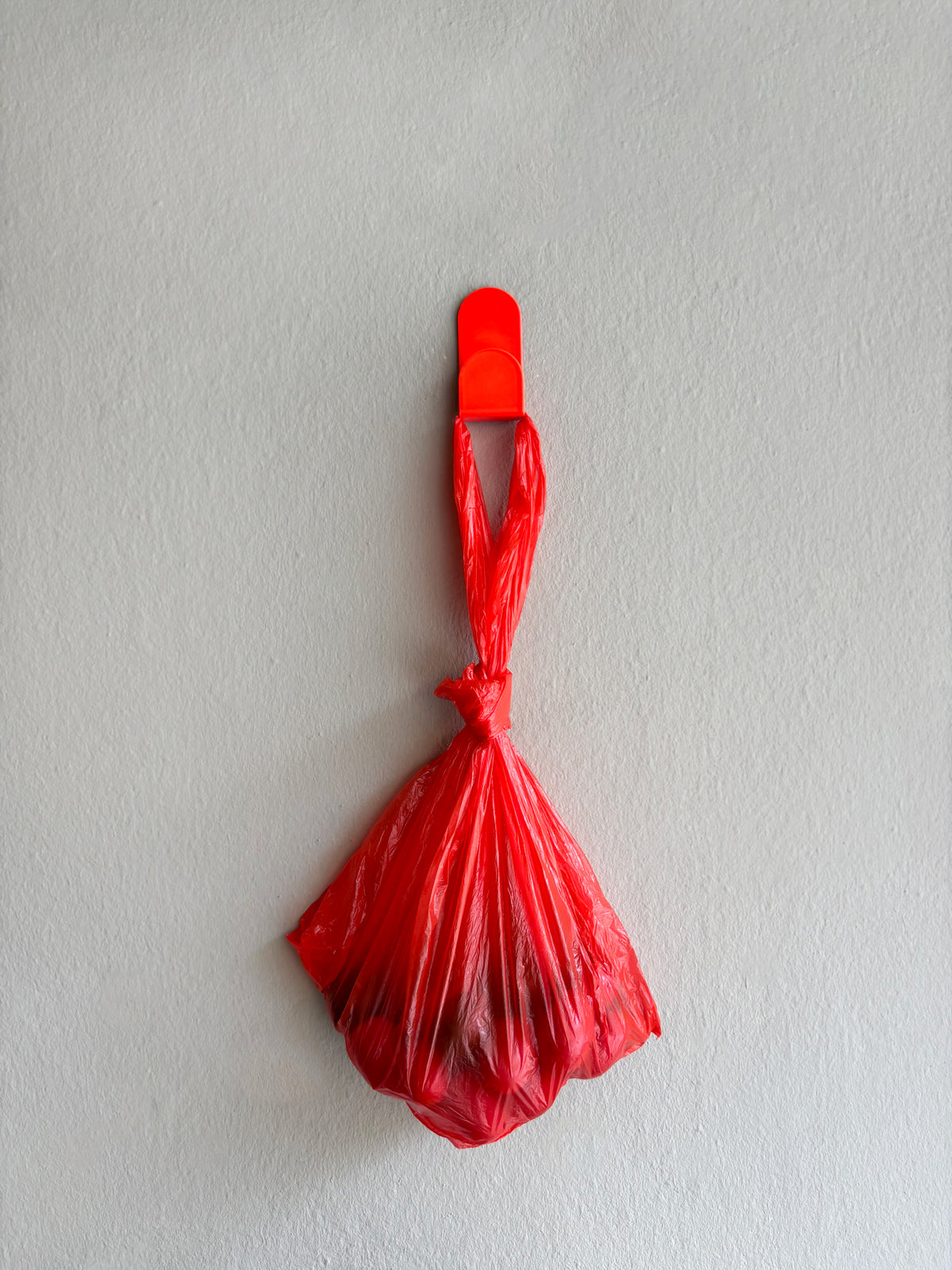 klebehaken / sticky hook neon rot