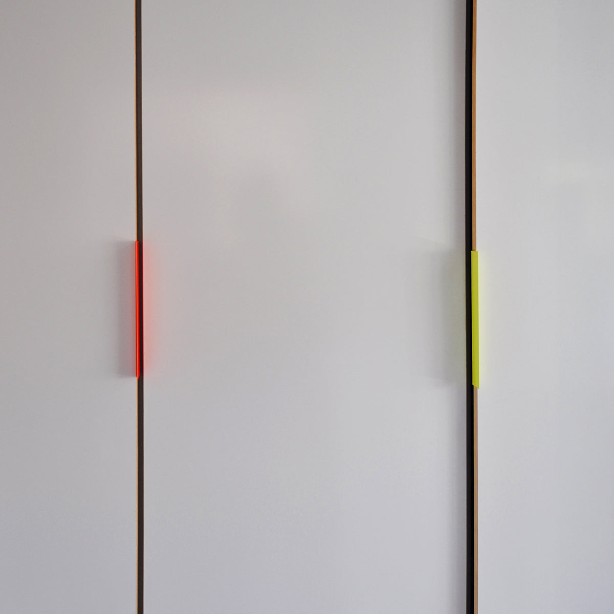 griffleiste 01 / handle 01 neon rot