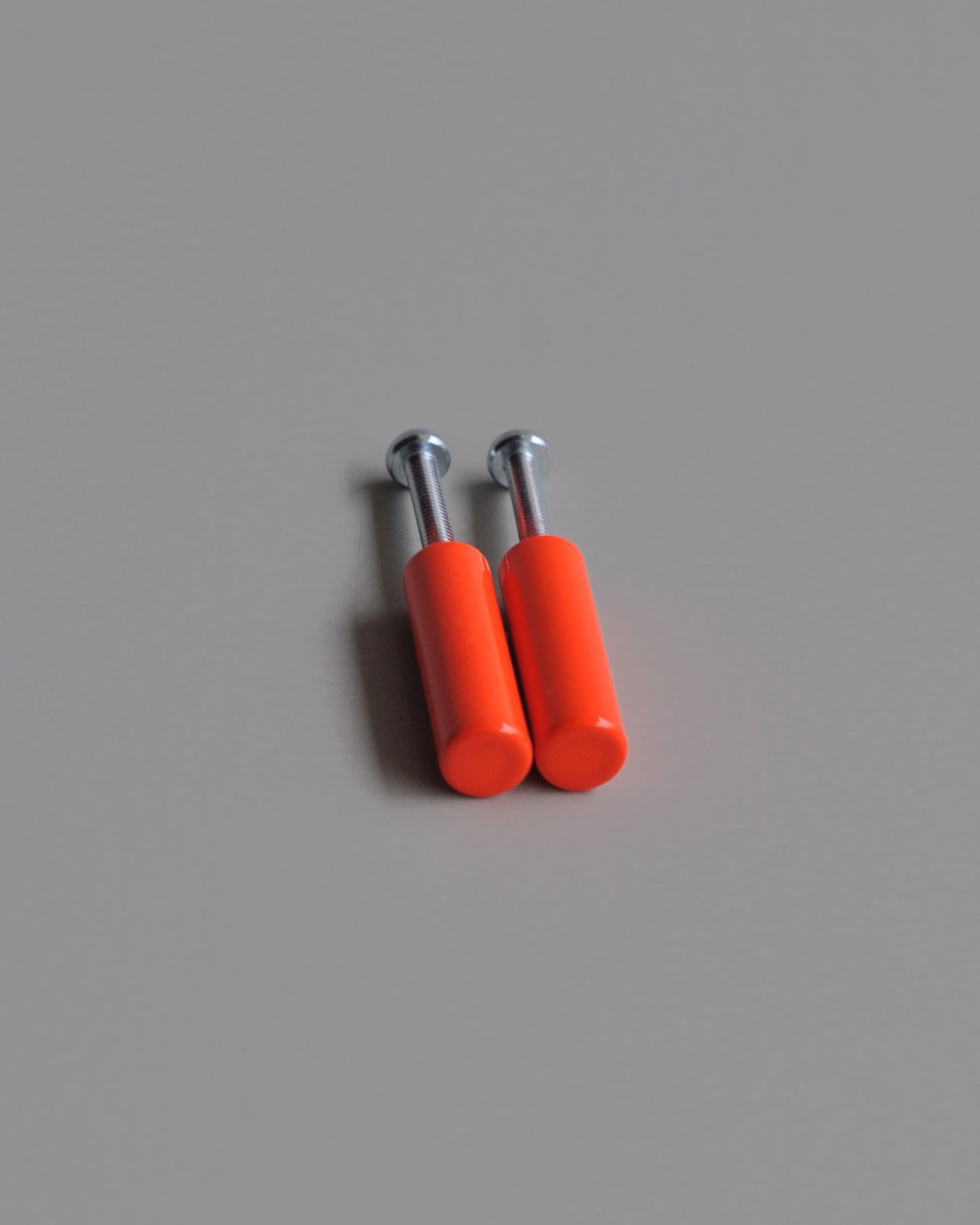 möbelgriffe 01 / knobs 01 for furniture neon rot